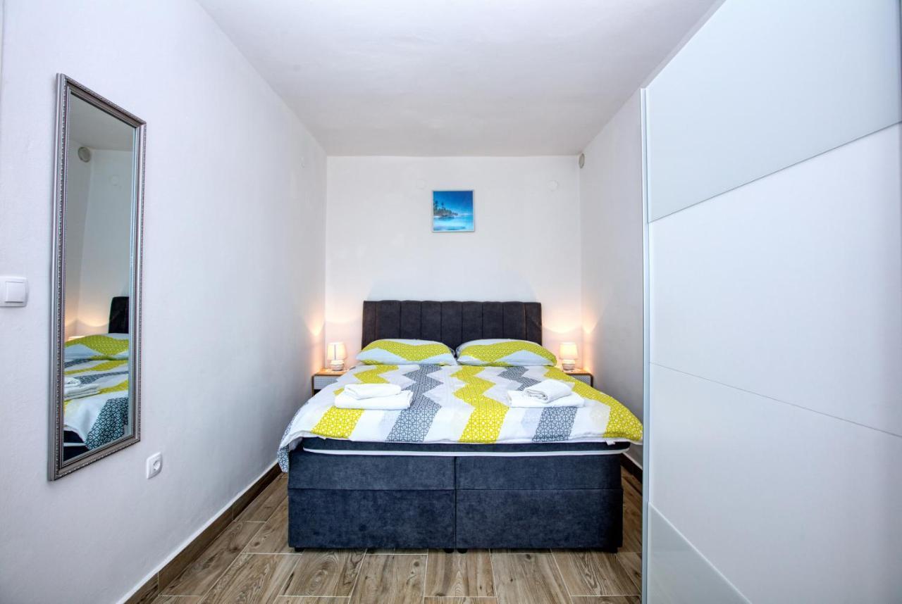 Apartment Tisno 5130C Eksteriør bilde