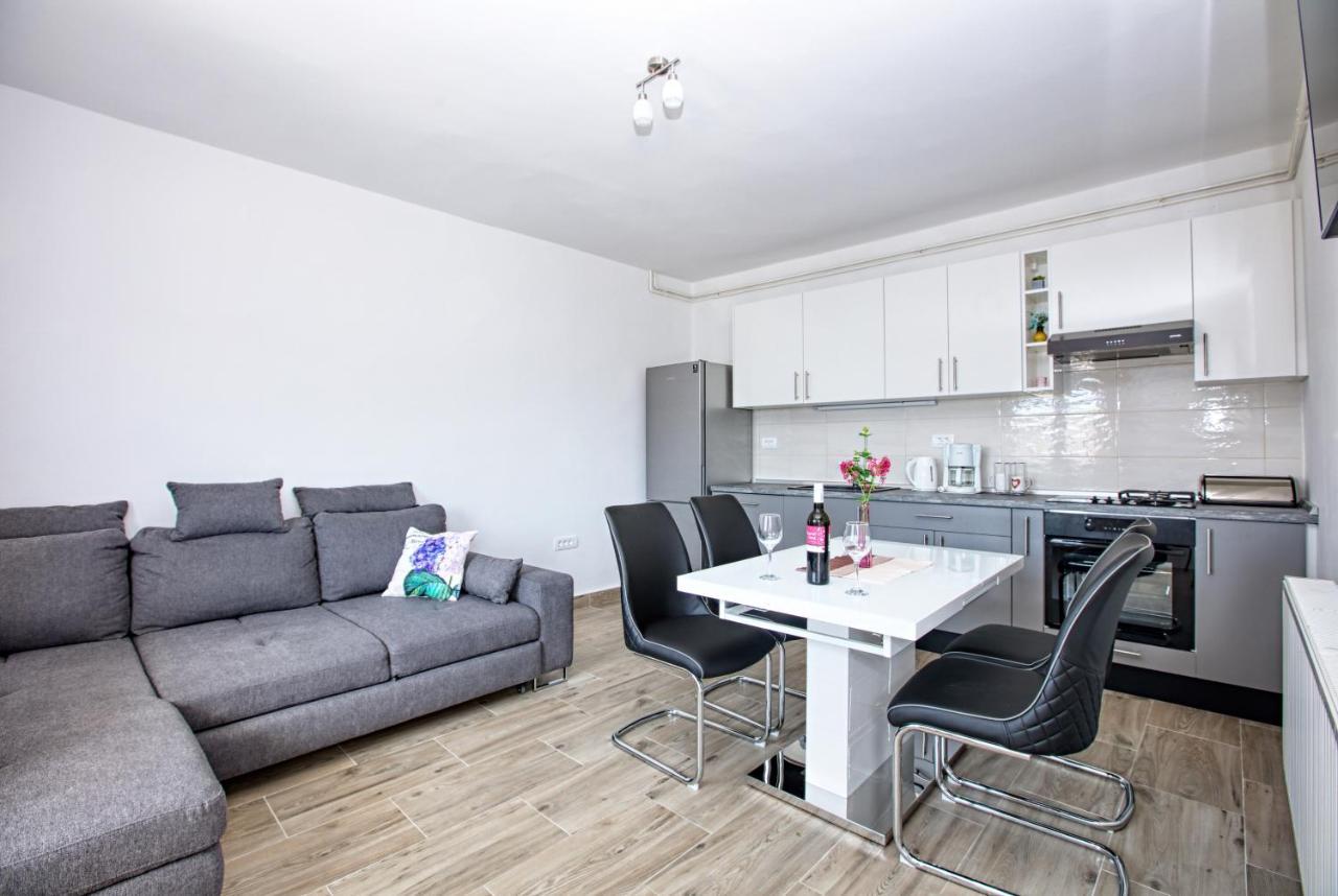 Apartment Tisno 5130C Eksteriør bilde