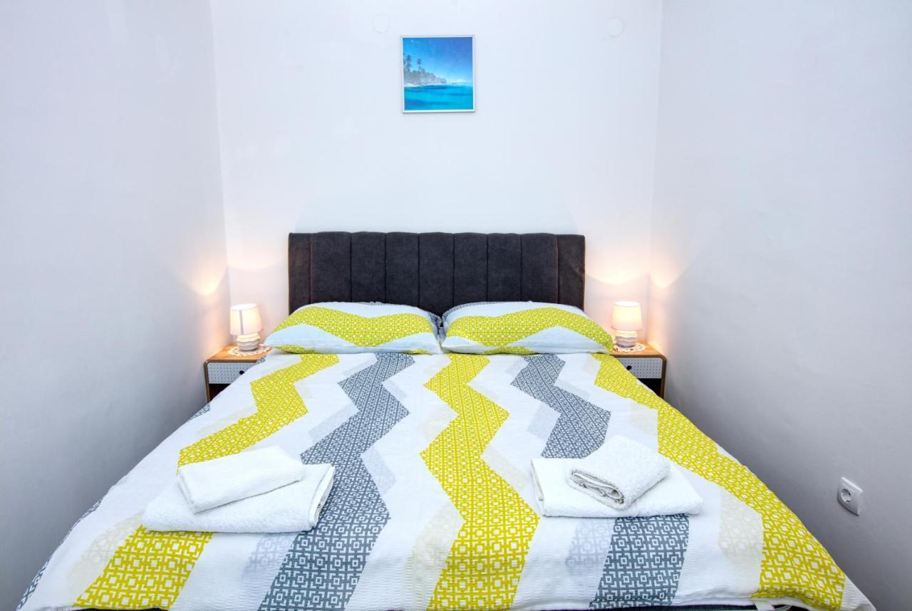 Apartment Tisno 5130C Eksteriør bilde