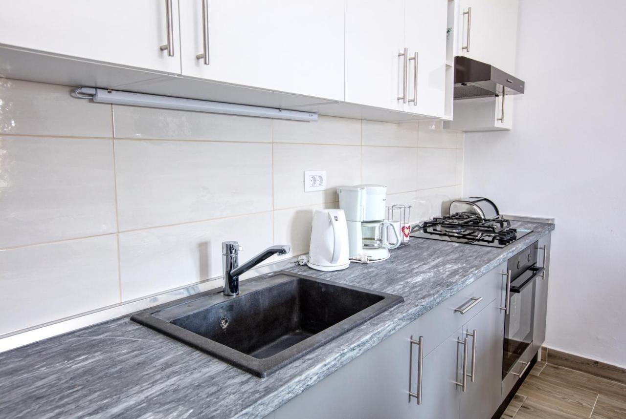 Apartment Tisno 5130C Eksteriør bilde